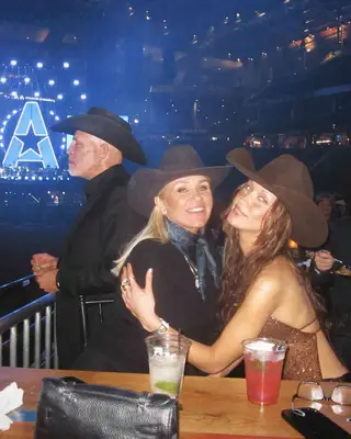 Bella and Yolanda Hadid at the rodeo