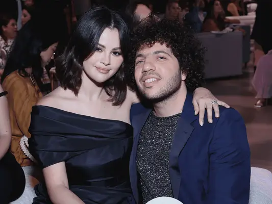 Selena Gomez ha scelto la Mani più classica per le sue unghie di fidanzamento