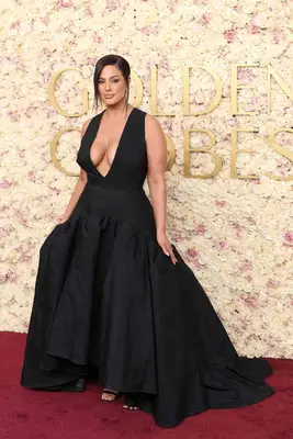 Ashley Graham at the 2025 Golden Globe Awards in a black dress