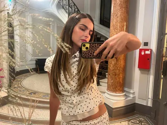 Addison Rae mirror selfie