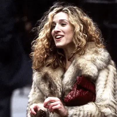Sarah Jessica Parker trajo sus icónicos rizos de Carrie Bradshaw para una noche