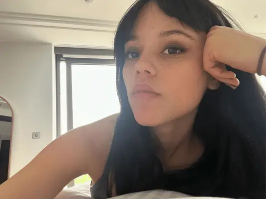 Jenna Ortega selfie
