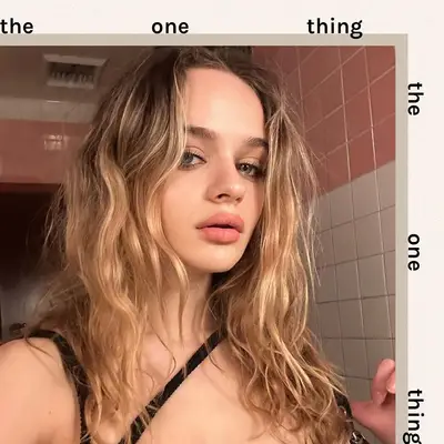 Joey King på sin go-to glam og den duft, hun har elsket i seks år