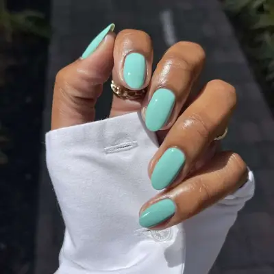 Turquoise nails