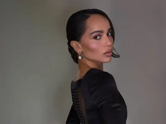 La manucure rouge parfaite de Zoë Kravitz est la meilleure façon de sonner au printemps