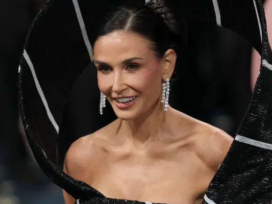 Demi Moores myke firkantede franske mani er den allsidige designen å prøve i sommer