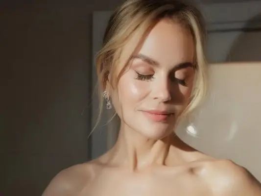 Dietro il trucco inglese rosa di Nicole Kidman al Premier Babygirl