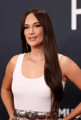 kacey musgraves with long straight hair at the 2025 grammy awards