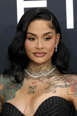 kehlani at the 2025 grammy awards with a dramatic lined lip look