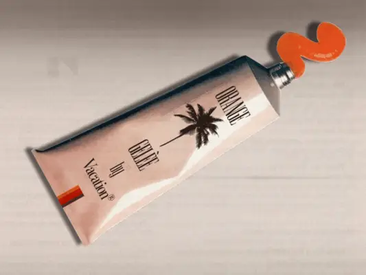 Ban de Soleil Orange GelÃ¨e Tanning Gel by vacation on grey background 