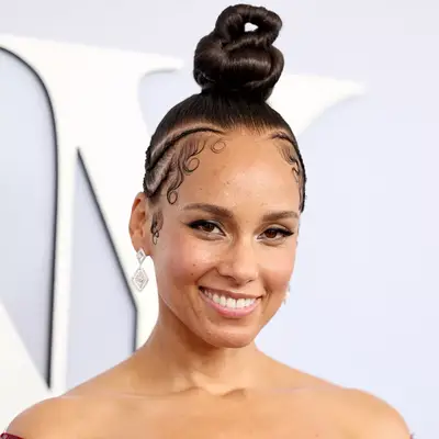 17 volte in cui Alicia Keys ha portato Dewy Glam sul tappeto rosso