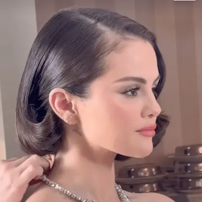 selena gomez hair and makeup for golden globes