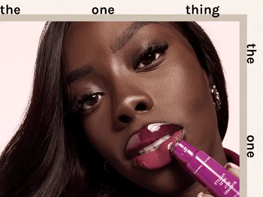 Golloria jure par cette astuce facile pour le maquillage qui reste toute la journée