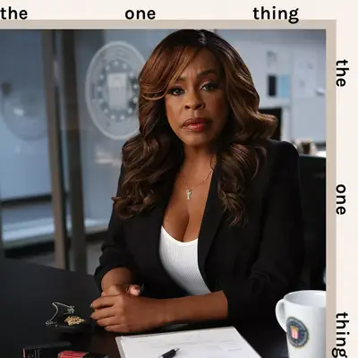 Niecy Nash-Betts pozwala swoim przyjaciołom ukraść ten elf o wartości 10 dolarów Podkład z jej kosmetyczki