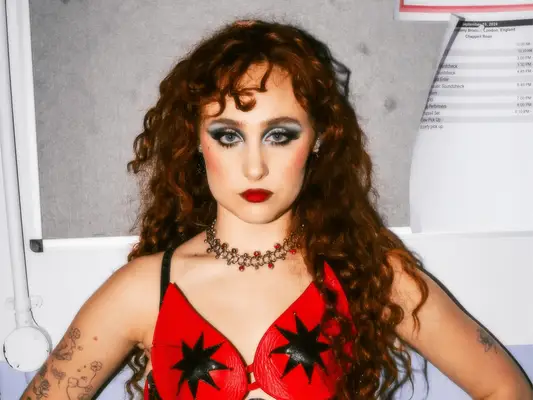 Chappell Roan backstage