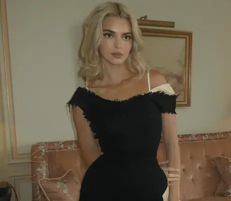 Kendall Jenner debuterede en chokoladebrun baby bob til Scorpio -sæsonen