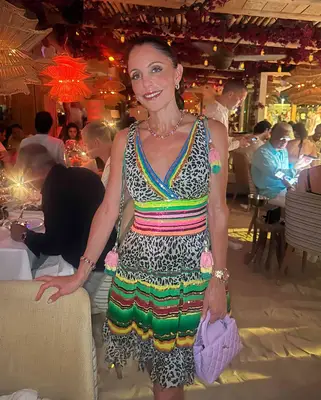 Bethenny Frankle at a restaurant 