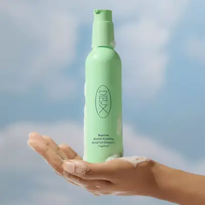 El primer limpiador de Dieux viene en dos fórmulas, y probamos ambos