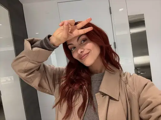 Camila Mendes in glam. 