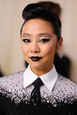 Stephanie Hsu with dramatic makeup at the 2023 Met Gala 