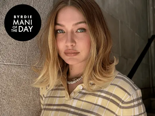 Kopier Gigi Hadids solsikke manikyr til sommerdage fremover