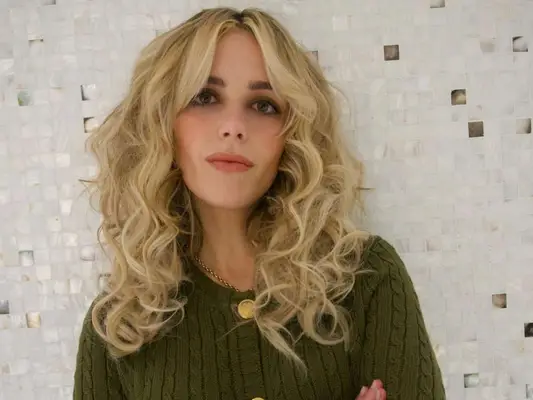 'Meg Ryan Curls', de Kiernan Shipka, são diretamente de um rom-com