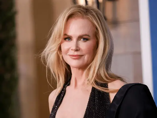 La manucure française laiteuse de Nicole Kidman est un classique d'automne