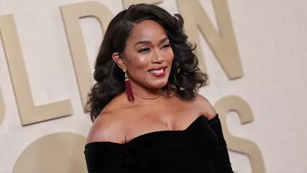 Angela Bassett trug ein schulterfreies schwarzes Samtkleid zu den Goldenen Globen 2024