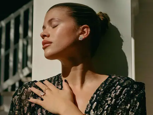 Sofia Richie Grainge bun