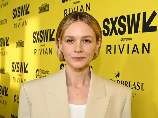 Carey Mulligan trocou seu clássico bob por um corte ultra-short 'bixie'