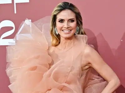Nieprzywkowe nowe grzywki Heidi Klum to idealne letnie odświeżenie