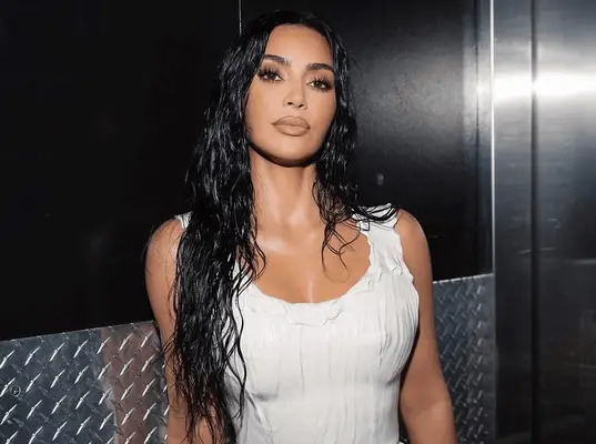 Kim Kardashian with long hair. 