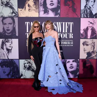 Taylor Swift and Beyonce photographed together on the red carpet for 