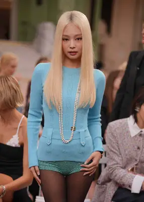 Jennie at the Chanel show. 