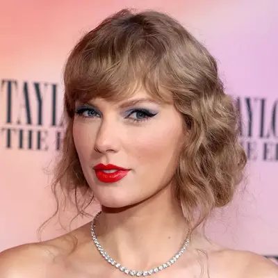 Taylor Swift with a faux bob at the eras tour movie premiere