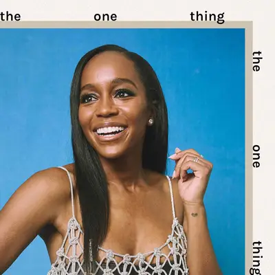 Aja Naomi King's Dewy Glam inkluderer en $ 35 vandcreme med mikrohyaluronsyre
