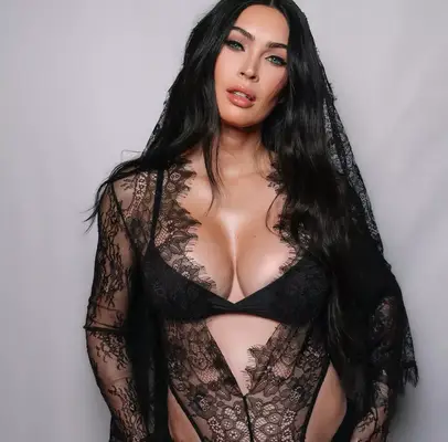 Megan Fox with a wavy hairstyle. 