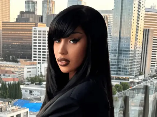 Der neue Bixie -Schnitt von Cardi B ist direkt aus den 90ern heraus