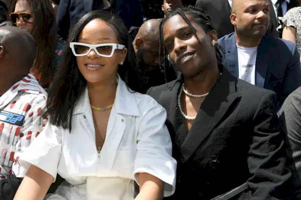 Una cronologia completa della relazione tra Rihanna e A$AP Rocky: il loro bambino, voci sul fidanzamento e altro ancora