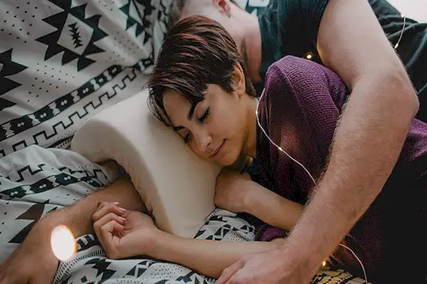 Interaction, Romance, Hand, Sleep, Black hair, Nap, Love, Flesh, 