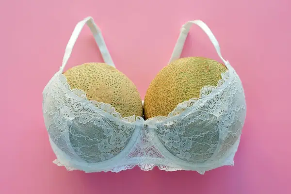 Legrační přezdívky pro vaše prsa