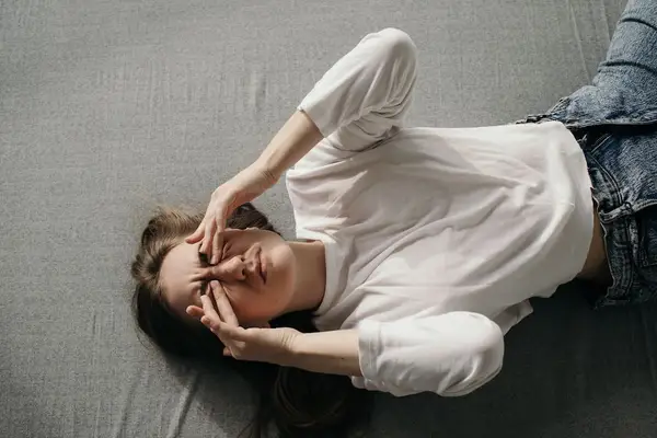 Øjenlågskrubber: Hvad er de, og er de sikre?