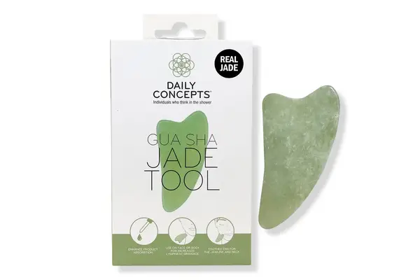 Person using the Wildling Empress Stone on their face