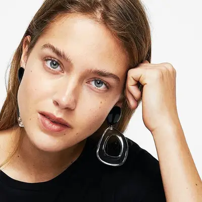 Woman with clear, smooth and glowing skin