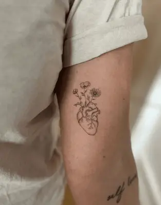 Sunflower Tattoo on Maisie Williams