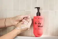 Person tests frank body Everyday Clearing Body Wash