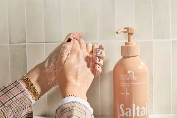 Person tests Saltair Bloom Body Wash