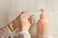 Person tests Saltair Bloom Body Wash