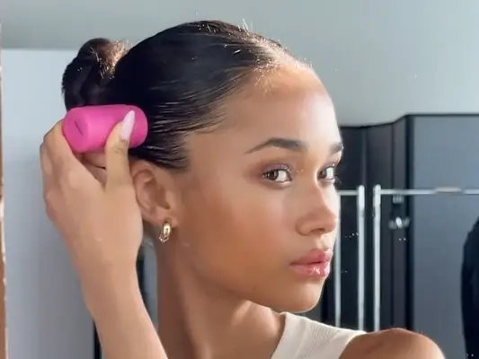 I tuoi prodotti per capelli stanno causando sblocchi? Derms condividono cosa fare al riguardo