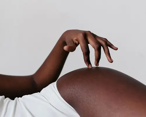 Piercings de la hanche: tout ce que vous devez savoir